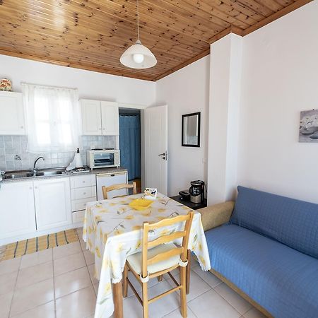 Filoxenia Apartments Chalki Town 外观 照片