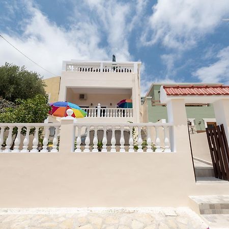 Filoxenia Apartments Chalki Town 外观 照片