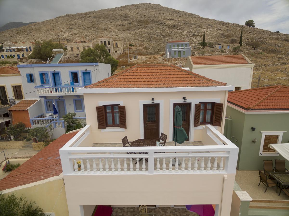 Filoxenia Apartments Chalki Town 外观 照片