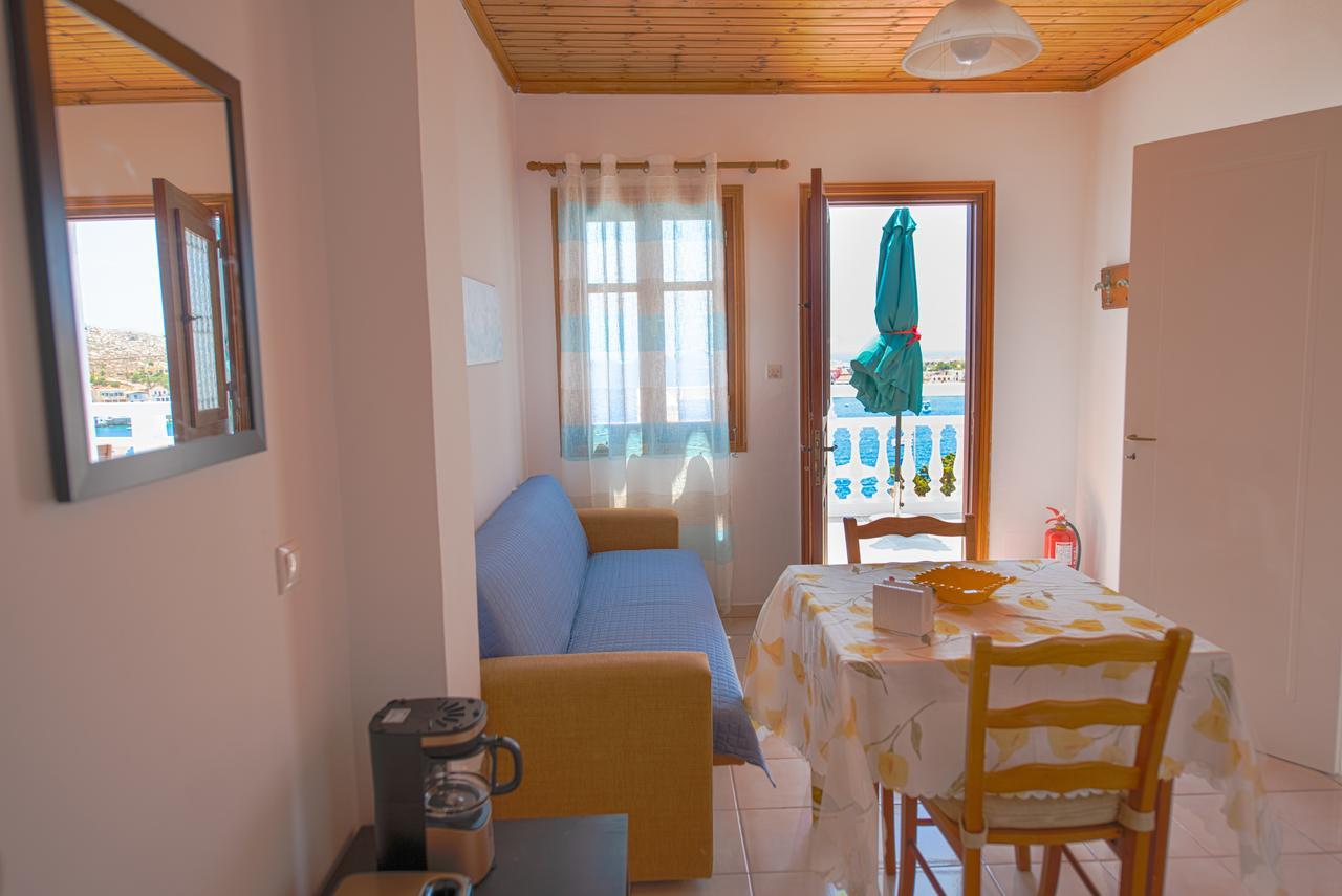 Filoxenia Apartments Chalki Town 外观 照片
