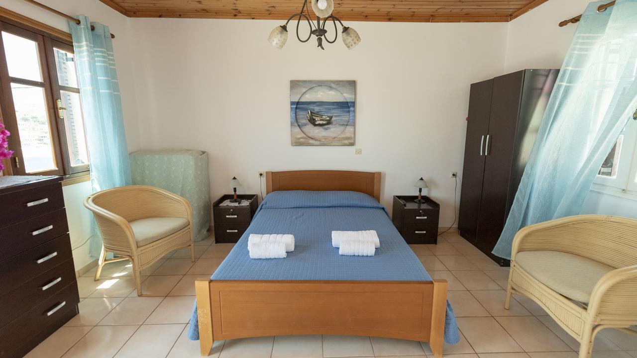 Filoxenia Apartments Chalki Town 外观 照片