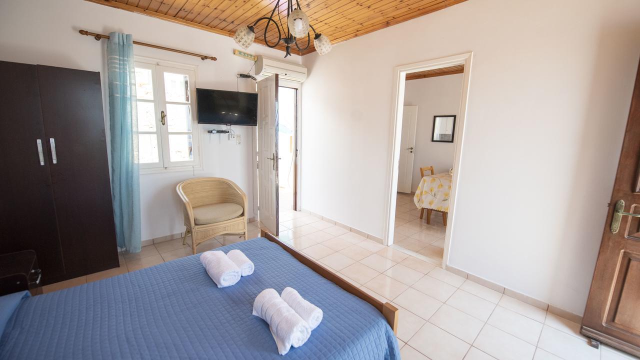 Filoxenia Apartments Chalki Town 外观 照片