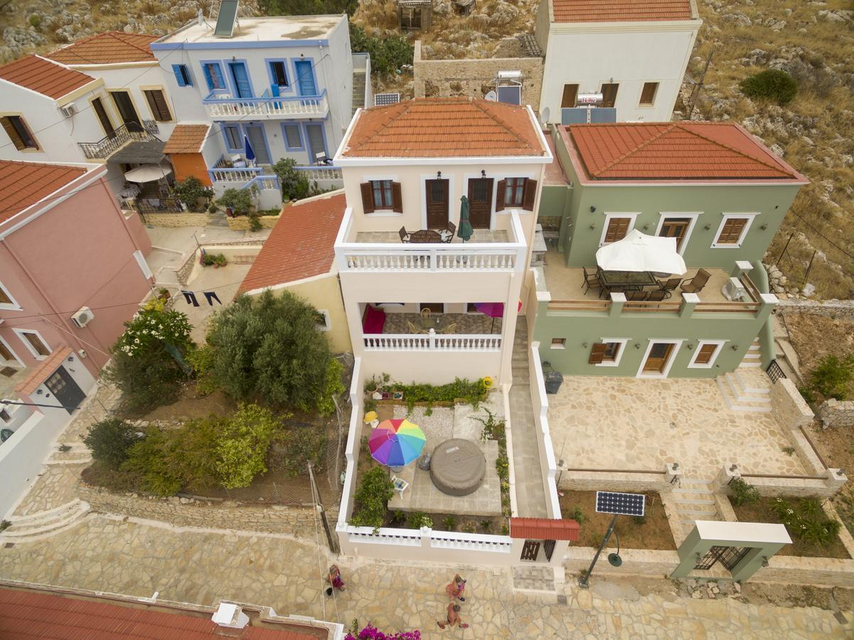 Filoxenia Apartments Chalki Town 外观 照片