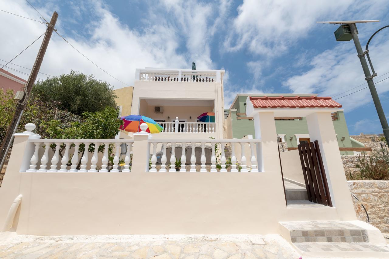 Filoxenia Apartments Chalki Town 外观 照片