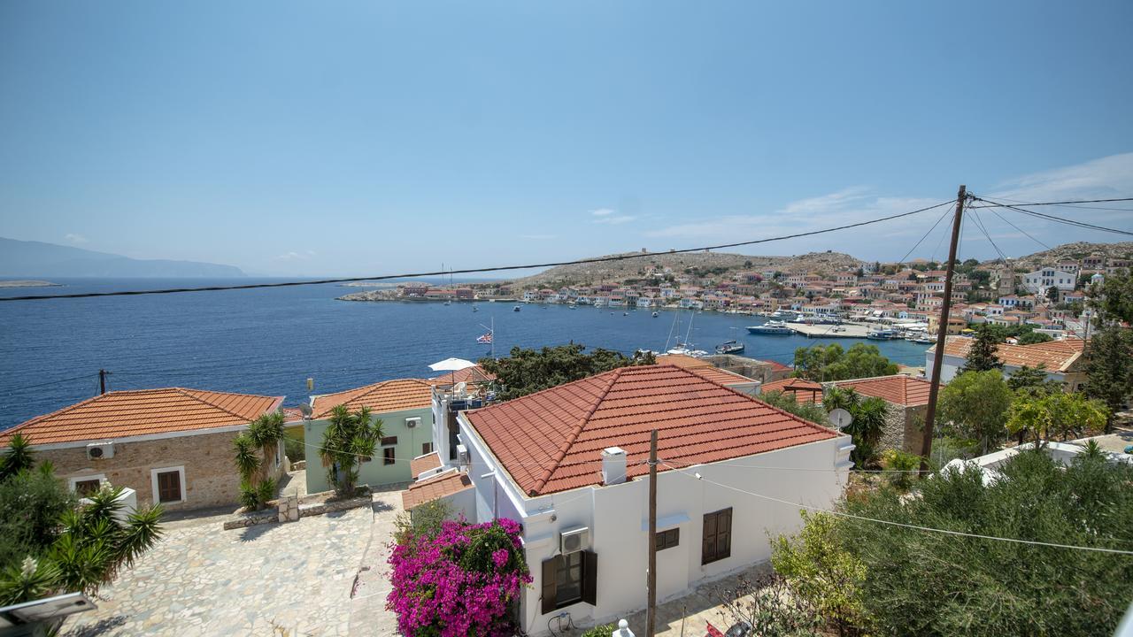 Filoxenia Apartments Chalki Town 外观 照片